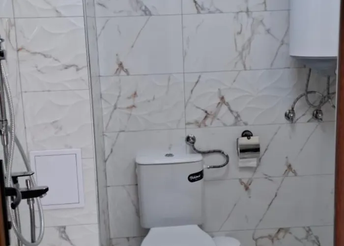 отличен двустаен