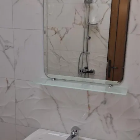 двустаен 아파트